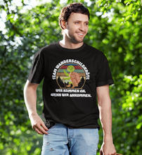 Lade das Bild in den Galerie-Viewer, Team Wanderschildkröte - Unisex Premium Organic Shirt -