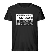 Lade das Bild in den Galerie-Viewer, Du kannst nicht verstehen, warum dich beim Wandern alles als langsam bezeichnen? Dabei geht es dir doch darum, die Natur zu bewundern! Mit diesem Shirt sind die Diskussionen endgültig vorüber!
